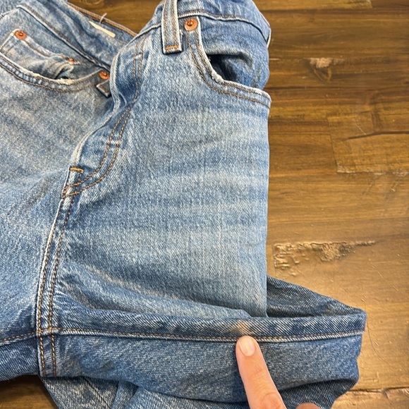 Levi’s Wedgie Straight Leg Jeans Denim Medium Wash Distressed Raw Hem Cropped - Picture 13 of 13